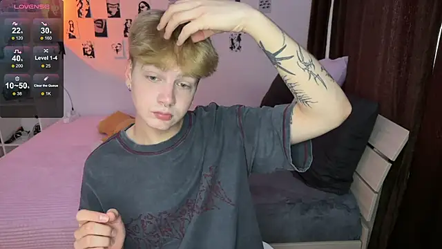 Snapshot of olivertasty chatting on 09-16-25, 08:04 olivertasty online show from 09-16-25, 08:04