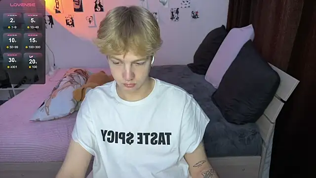 Snapshot of olivertasty chatting on 09-18-25, 11:56 olivertasty online show from 09-18-25, 11:56