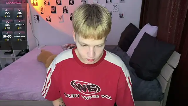 Snapshot of olivertasty chatting on 09-22-25, 06:37 olivertasty online show from 09-22-25, 06:37