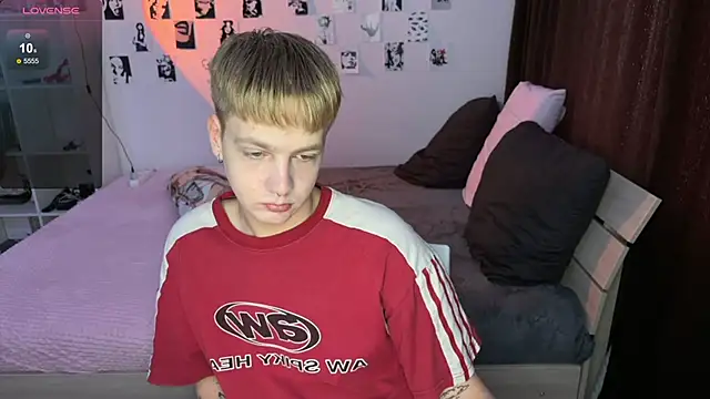 Snapshot of olivertasty chatting on 09-24-25, 09:23 olivertasty online show from 09-24-25, 09:23