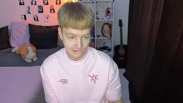 Snapshot of olivertasty chatting on 09-28-25, 10:42 olivertasty online show from 09-28-25, 10:42