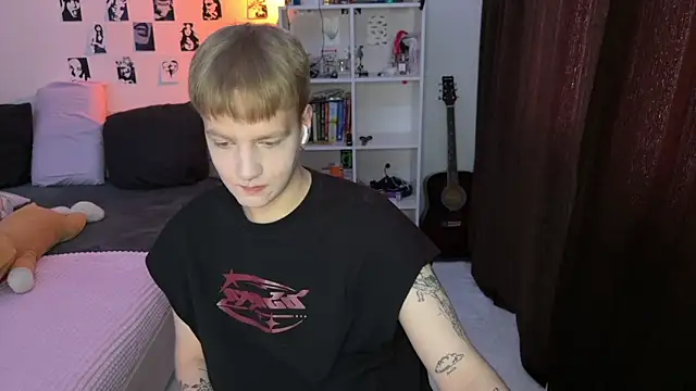 Snapshot of olivertasty chatting on 09-29-25, 10:31 olivertasty online show from 09-29-25, 10:31