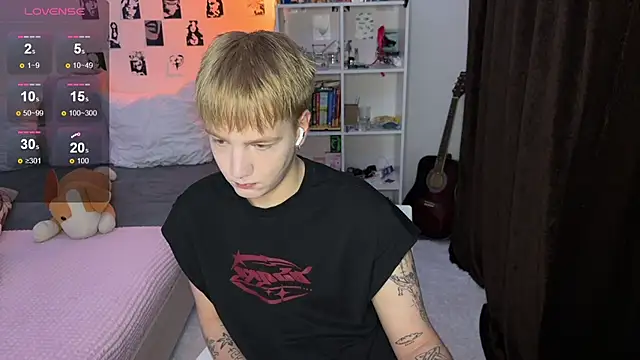 Snapshot of olivertasty chatting on 10-07-25, 04:37 olivertasty online show from 10-07-25, 04:37