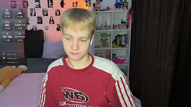 Snapshot of olivertasty chatting on 11-11-25, 01:55 olivertasty online show from 11-11-25, 01:55