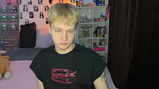 Snapshot of olivertasty chatting on 11-20-25, 01:44 olivertasty online show from 11-20-25, 01:44