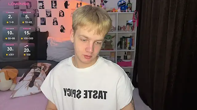 Snapshot of olivertasty chatting on 11-21-25, 02:10 olivertasty online show from 11-21-25, 02:10