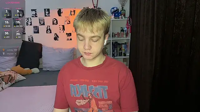 Snapshot of olivertasty chatting on 11-25-25, 02:00 olivertasty online show from 11-25-25, 02:00