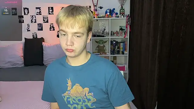 Snapshot of olivertasty chatting on 11-29-25, 06:38 olivertasty online show from 11-29-25, 06:38