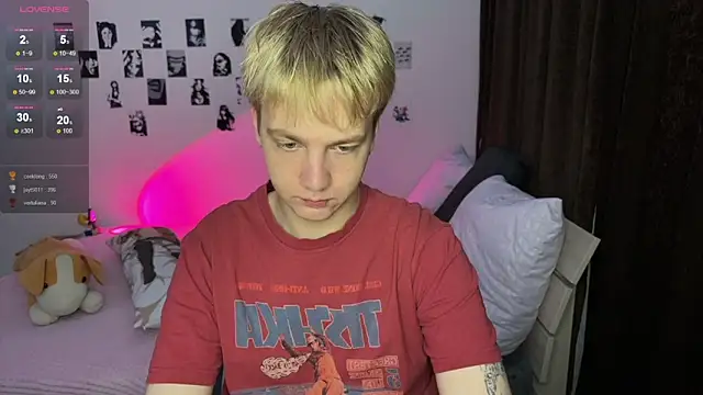 Snapshot of olivertasty chatting on 12-01-25, 05:45 olivertasty online show from 12-01-25, 05:45