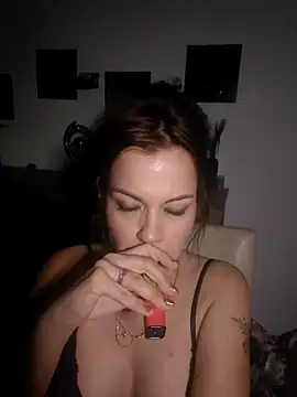 Snapshot of Foxy-Milfy chatting on 09-29-25, 05:34 Foxy-Milfy online show from 09-29-25, 05:34