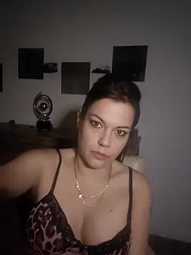 Snapshot of Foxy-Milfy chatting on 09-29-25, 10:36 Foxy-Milfy online show from 09-29-25, 10:36