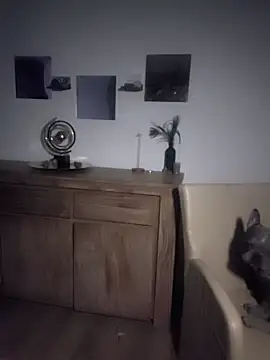 Snapshot of Foxy-Milfy chatting on 10-15-25, 11:05 Foxy-Milfy online show from 10-15-25, 11:05