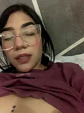 Snapshot of ElaRose_12 chatting on 12-04-25, 09:23 ElaRose 12 online show from 12-04-25, 09:23