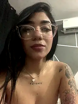 Snapshot of ElaRose_12 chatting on 12-20-25, 09:33 ElaRose 12 online show from 12-20-25, 09:33