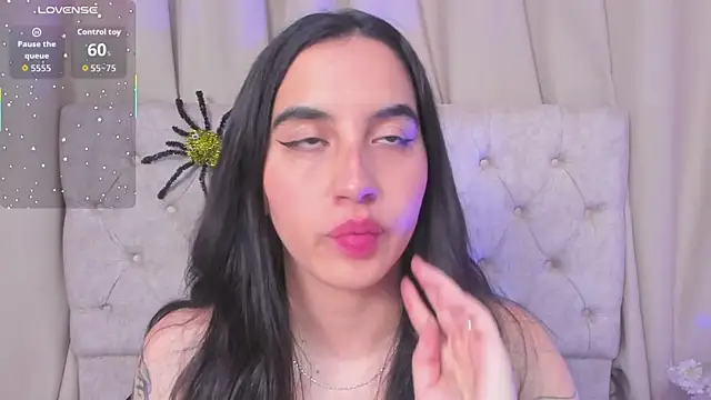 kaylee lee online show from 10-17-25, 08:44