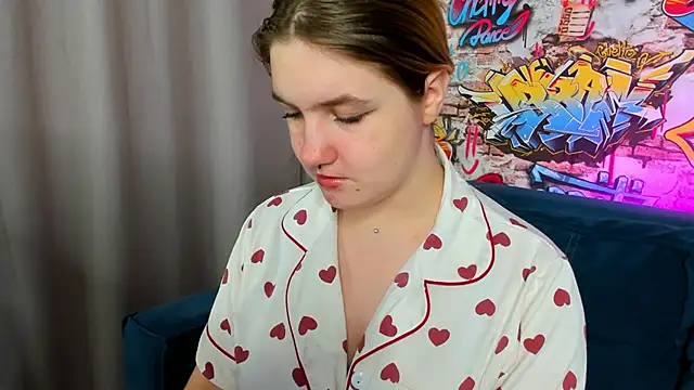 Julia Jips online show from 09-30-25, 12:04