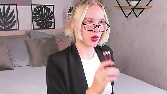 Carolin Miller online show from 09-21-25, 09:11