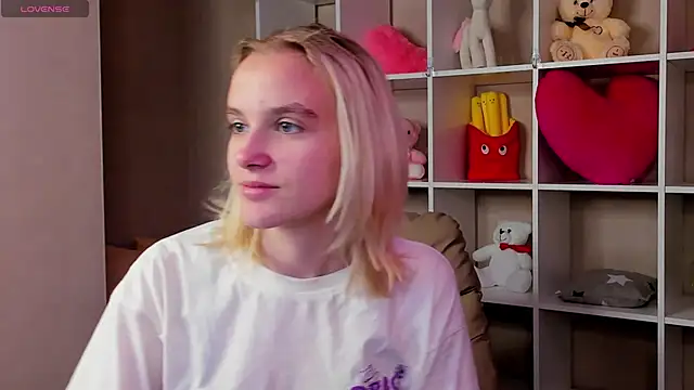 Carolin Miller online show from 10-14-25, 09:54