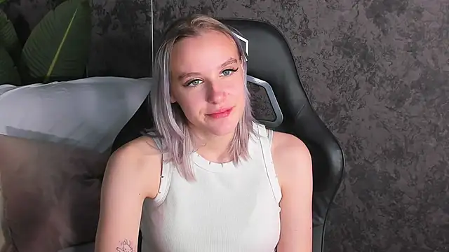 Carolin Miller online show from 11-19-25, 11:10