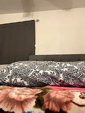 Snapshot of himNIGuys chatting on 10-17-25, 02:30 himNIGuys online show from 10-17-25, 02:30