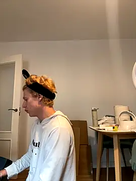 pbyariel- online show from 11-05-25, 11:32