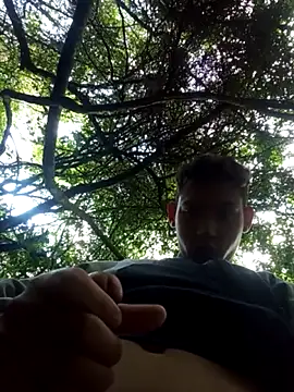 Henriquepauzao10 online show from 10-18-25, 08:42