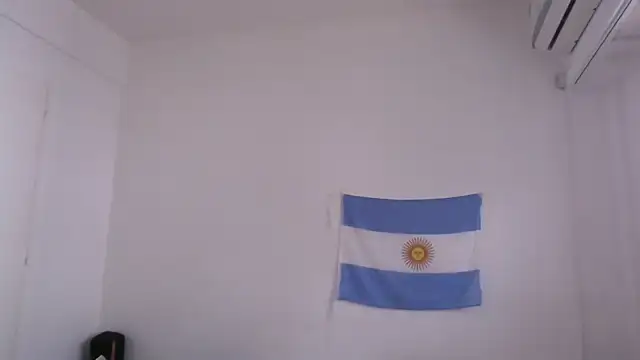 Snapshot of RenataWet chatting on 09-23-25, 03:26 RenataWet online show from 09-23-25, 03:26