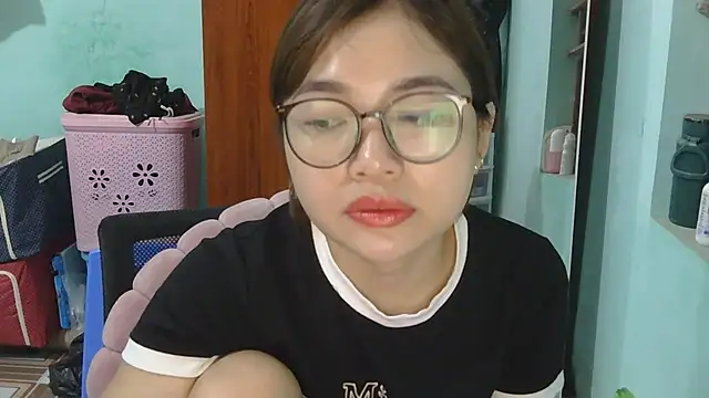 Uhem112 online show from 10-04-25, 02:26