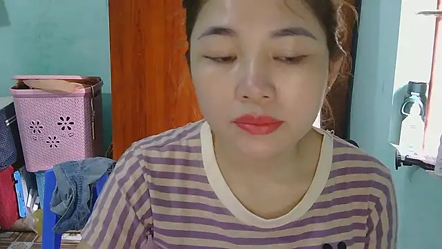 Uhem112 online show from 10-13-25, 03:39