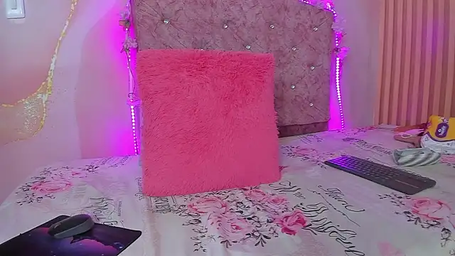 violet taylor  online show from 03-11-26, 02:17