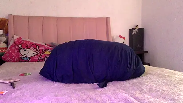 Snapshot of Akanett_cxtt chatting on 11-02-25, 07:16 Akanett cxtt online show from 11-02-25, 07:16