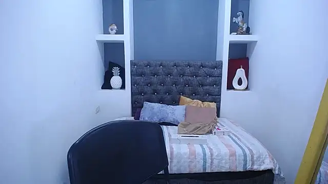 LauraMossart online show from 10-08-25, 03:04