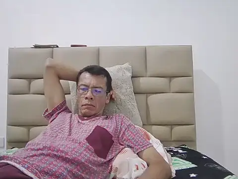 skinnylatino51 online show from 11-28-25, 02:47