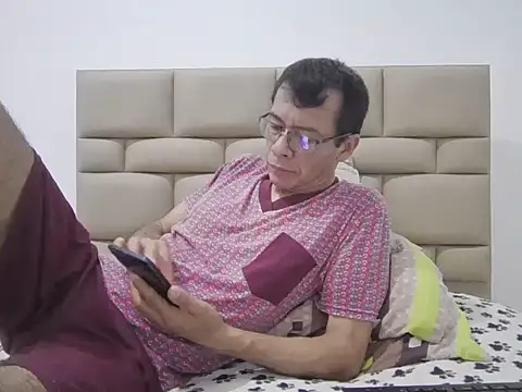 skinnylatino51 online show from 05-01-26, 12:15