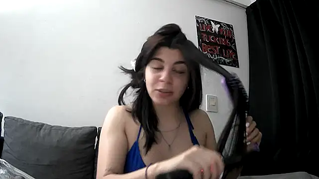 Snapshot of VioletaZein chatting on 11-16-25, 05:02 VioletaZein online show from 11-16-25, 05:02