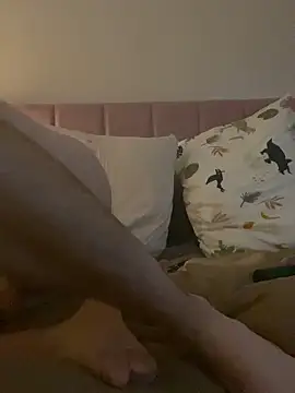 Snapshot of Skater1287 chatting on 10-01-25, 03:34 Skater1287 online show from 10-01-25, 03:34