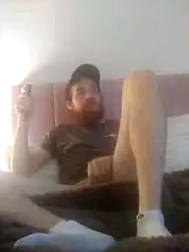 Snapshot of Skater1287 chatting on 10-12-25, 04:44 Skater1287 online show from 10-12-25, 04:44