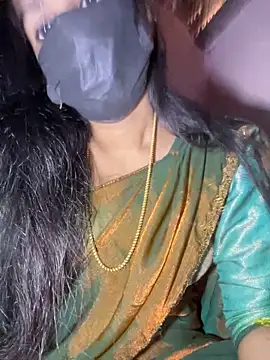 umairahaasan 1 online show from 04-17-26, 10:07