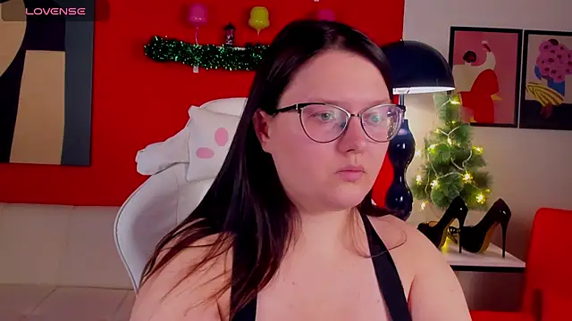 HelenDanvers online show from 12-16-25, 09:58