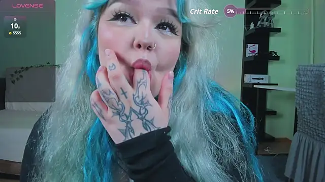 Snapshot of _CandyM1lky_ chatting on 10-07-25, 07:05 CandyM1lky online show from 10-07-25, 07:05