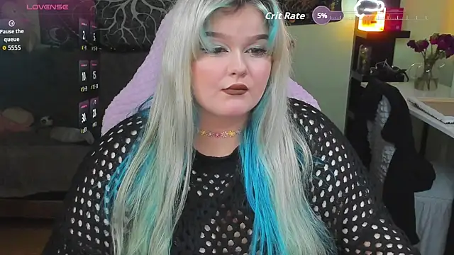 Snapshot of _CandyM1lky_ chatting on 11-06-25, 06:36 CandyM1lky online show from 11-06-25, 06:36