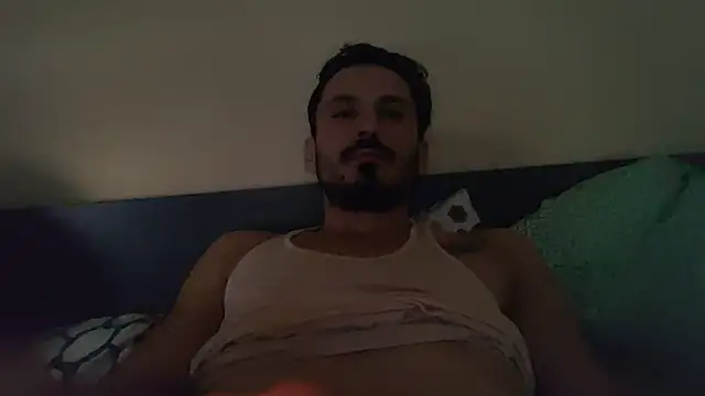 Snapshot of halx95 chatting on 09-27-25, 01:05 halx95 online show from 09-27-25, 01:05