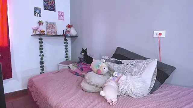 Snapshot of Emmantho chatting on 10-01-25, 05:08 Emmantho online show from 10-01-25, 05:08