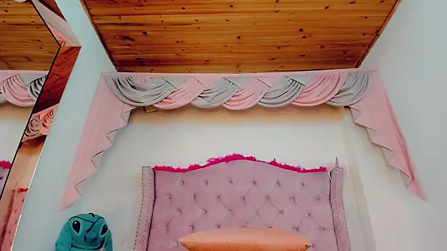 Snapshot of _Abby_white_ chatting on 10-02-25, 09:00  Abby white  online show from 10-02-25, 09:00