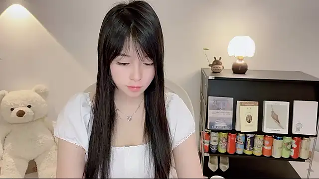 Snapshot of Onechestnut chatting on 06-15-26, 02:25 Onechestnut online show from 06-15-26, 02:25