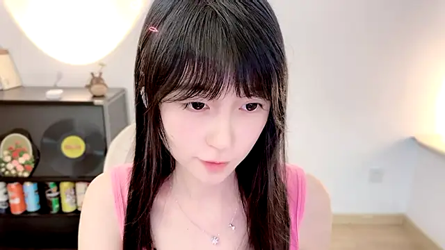 Snapshot of Onechestnut chatting on 07-14-26, 12:22 Onechestnut online show from 07-14-26, 12:22