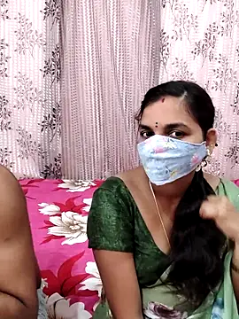 Snapshot of Lalitha-1995 chatting on 09-13-25, 06:13 Lalitha-1995 online show from 09-13-25, 06:13