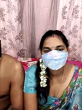 Snapshot of Lalitha-1995 chatting on 09-18-25, 04:42 Lalitha-1995 online show from 09-18-25, 04:42