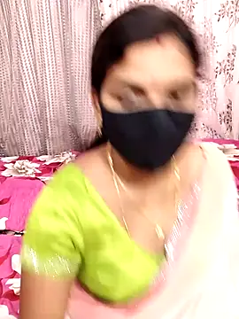 Snapshot of Lalitha-1995 chatting on 10-25-25, 06:35 Lalitha-1995 online show from 10-25-25, 06:35