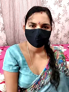 Snapshot of Lalitha-1995 chatting on 10-30-25, 05:42 Lalitha-1995 online show from 10-30-25, 05:42